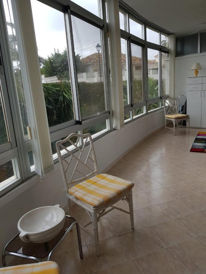 Modern, Cozy Studio Фуeнхирола Екстериор снимка