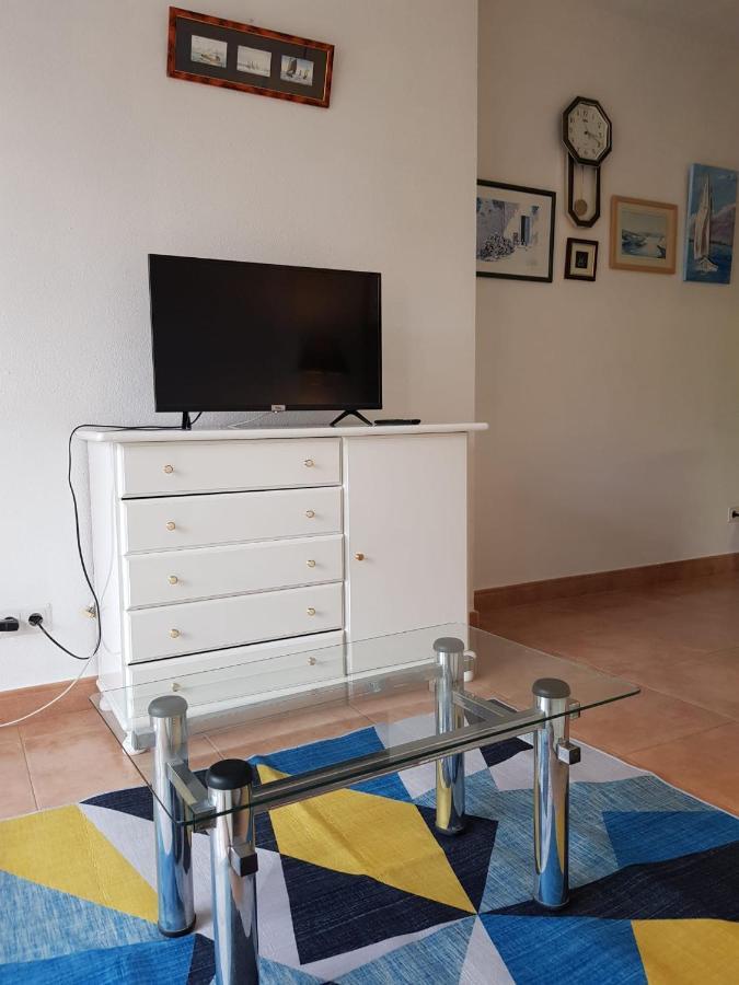 Modern, Cozy Studio Фуeнхирола Екстериор снимка