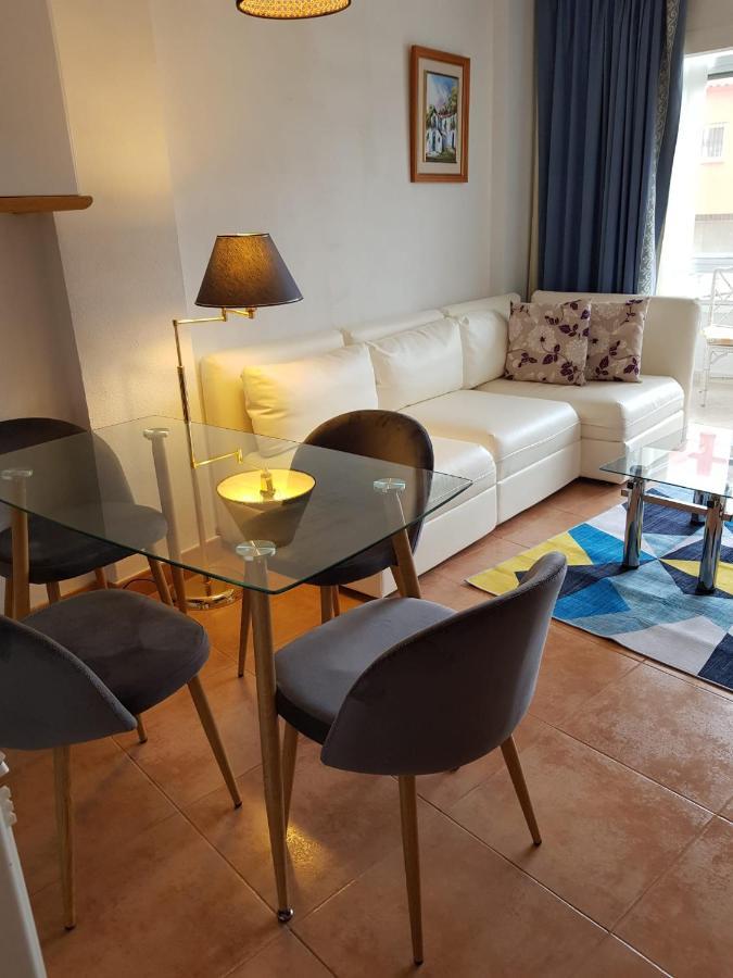 Modern, Cozy Studio Фуeнхирола Екстериор снимка